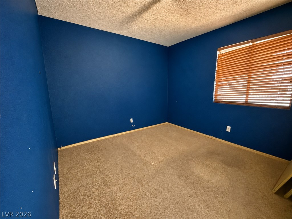 Photo 13 of 27, 325 W Chesapeake Way