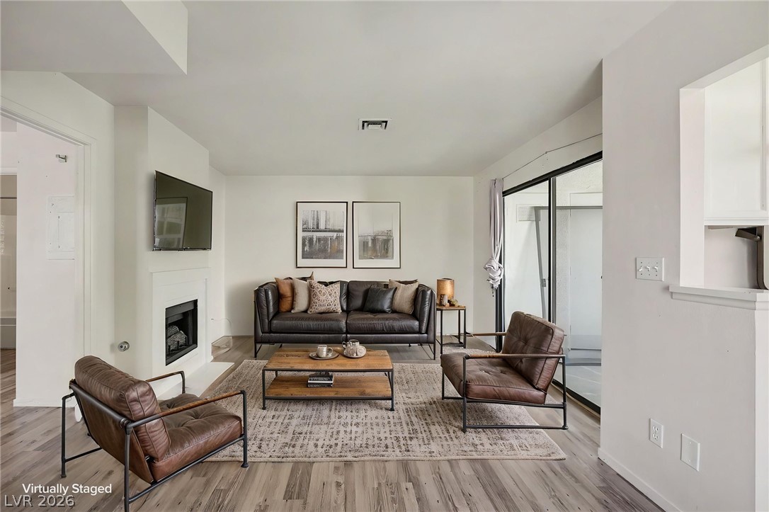 Photo 4 of 4889 S Torrey Pines Drive #201