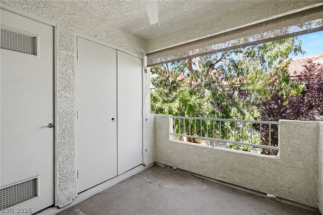 Photo 11 of 30, 4889 S Torrey Pines Drive #201