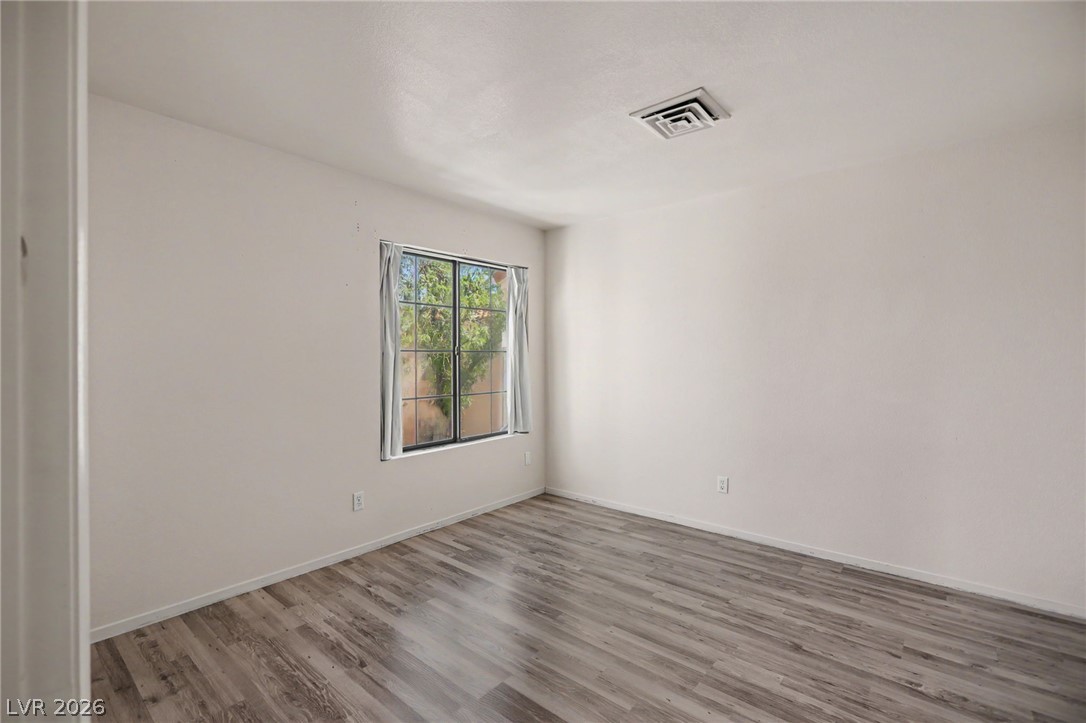 Photo 18 of 30, 4889 S Torrey Pines Drive #201