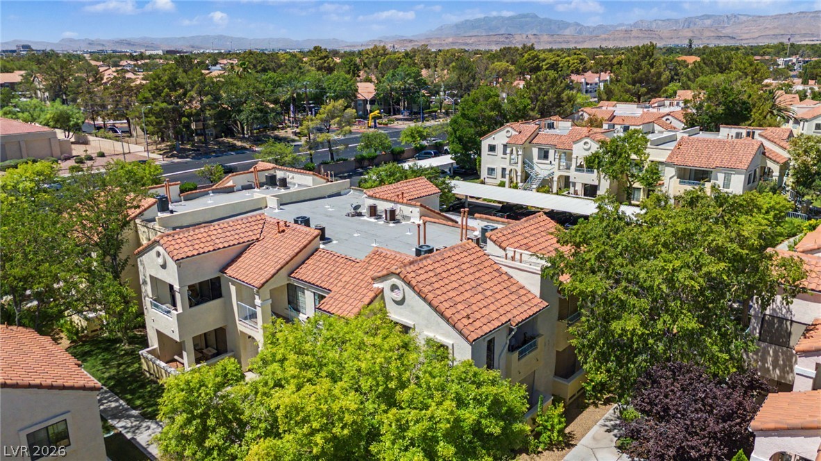 Photo 24 of 30, 4889 S Torrey Pines Drive #201