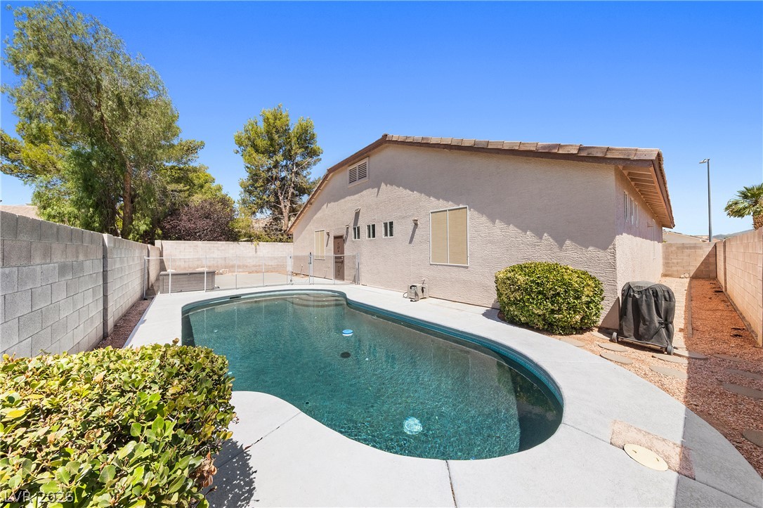 Photo 32 of 36, 9613 Cherry Canyon Avenue