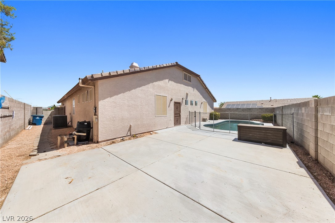 Photo 34 of 36, 9613 Cherry Canyon Avenue