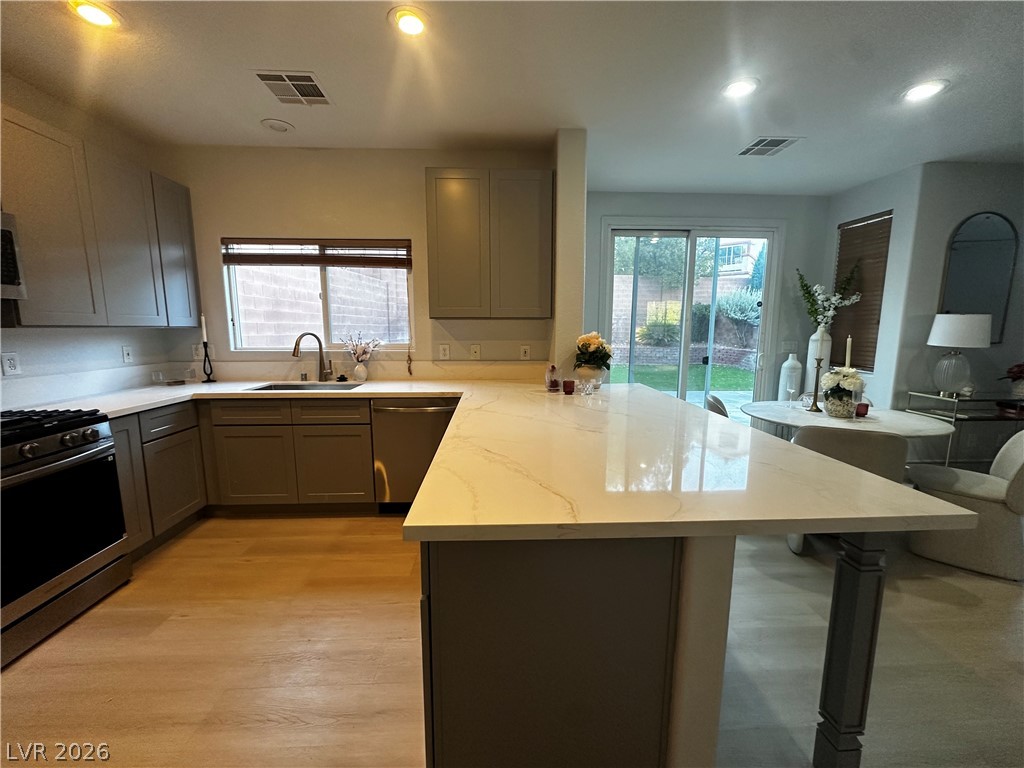 Photo 10 of 33, 537 Lacabana Beach Drive