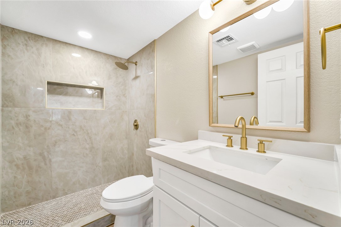 Photo 11 of 17, 601 Cabrillo Circle #431