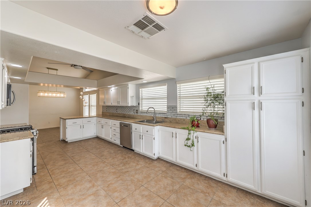 Photo 16 of 43, 6124 Satre Court