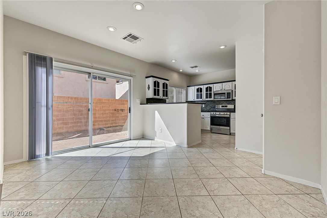 Photo 10 of 37, 1239 Appaloosa Hills Avenue