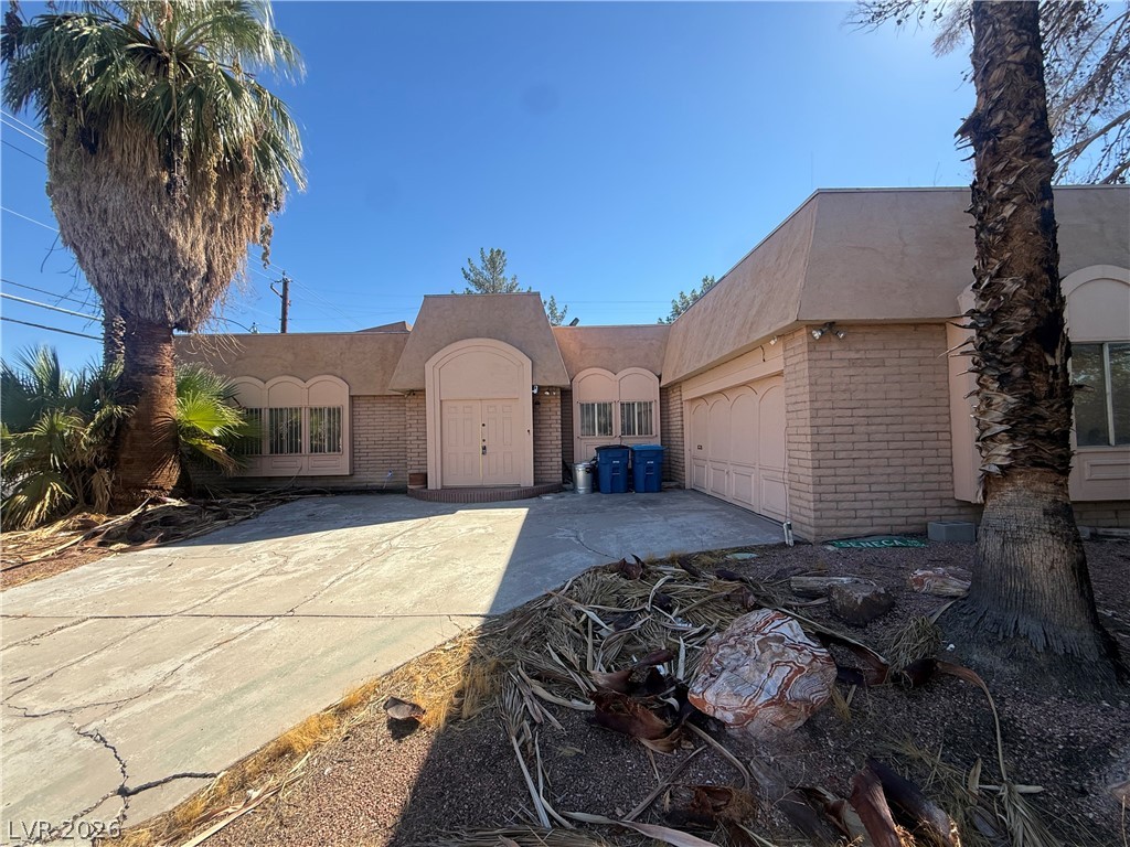 1747 E Desert Inn Road, Las Vegas 89169
