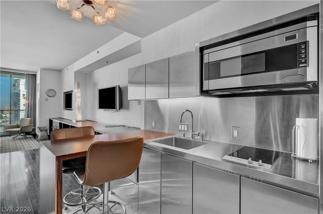 Photo 6 of 72, 4381 W Flamingo Road #2510