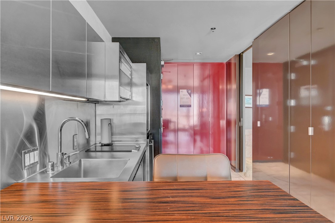 Photo 9 of 72, 4381 W Flamingo Road #2510
