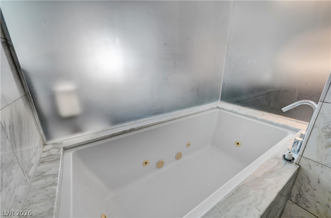 Photo 31 of 72, 4381 W Flamingo Road #2510