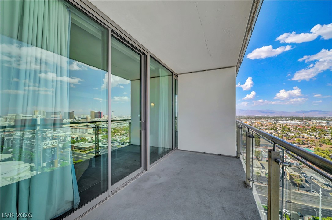 Photo 36 of 72, 4381 W Flamingo Road #2510