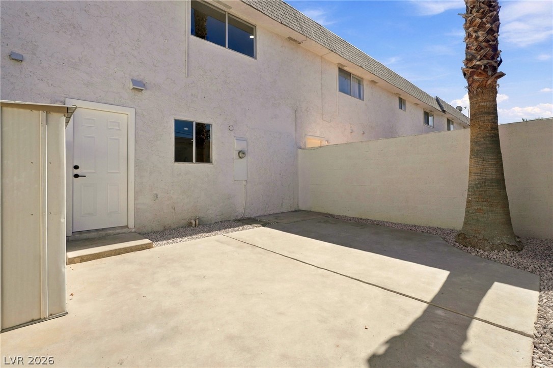 Photo 10 of 14, 727 Greenbriar Townhouse Way