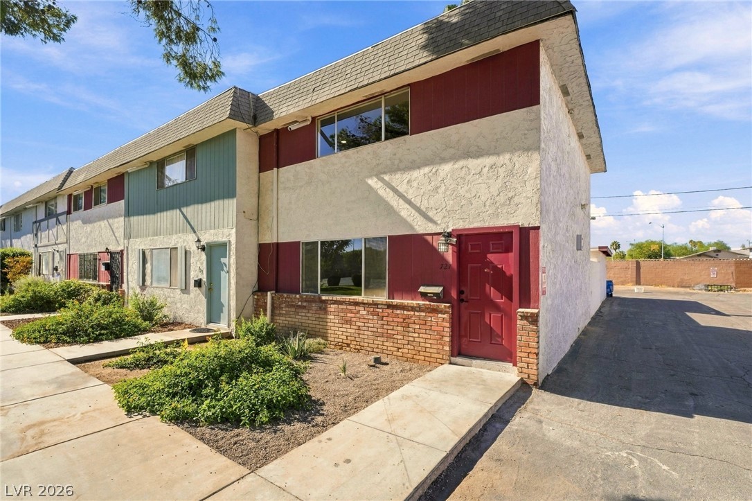 Photo 11 of 14, 727 Greenbriar Townhouse Way