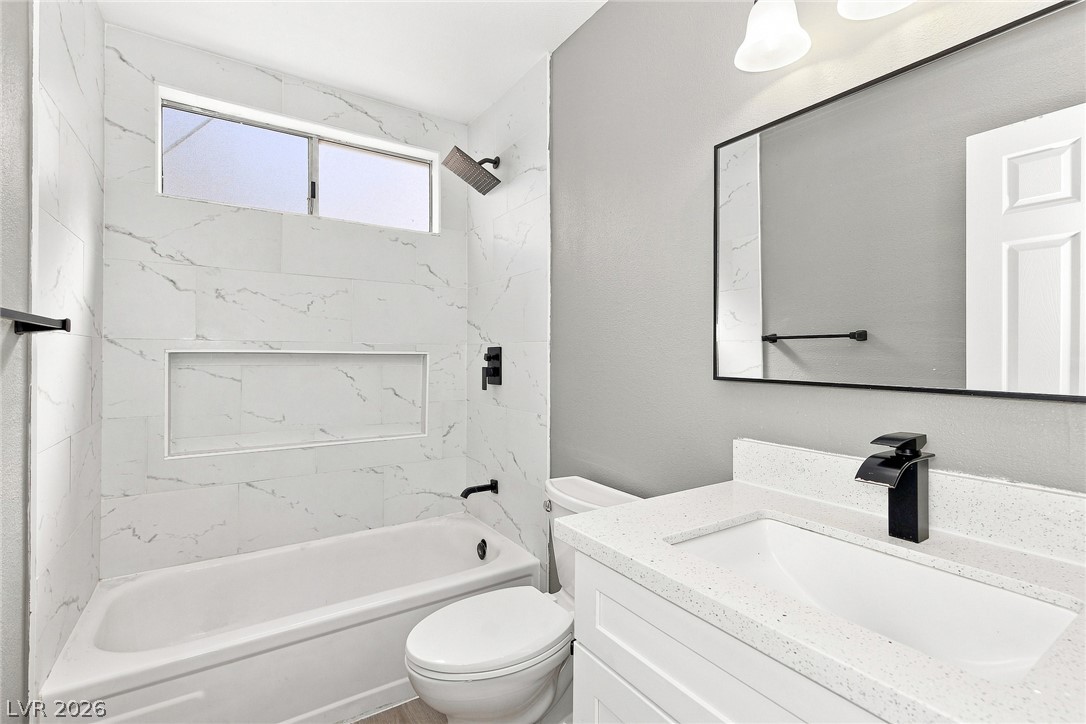 Photo 18 of 21, 4005 Ridgewood Avenue