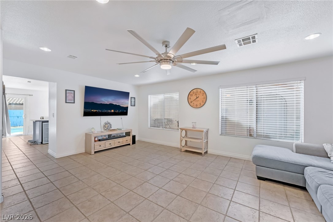 Photo 4 of 4140 Hazelridge Drive
