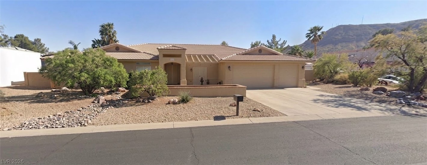 211 W Highland Drive, Henderson 89015