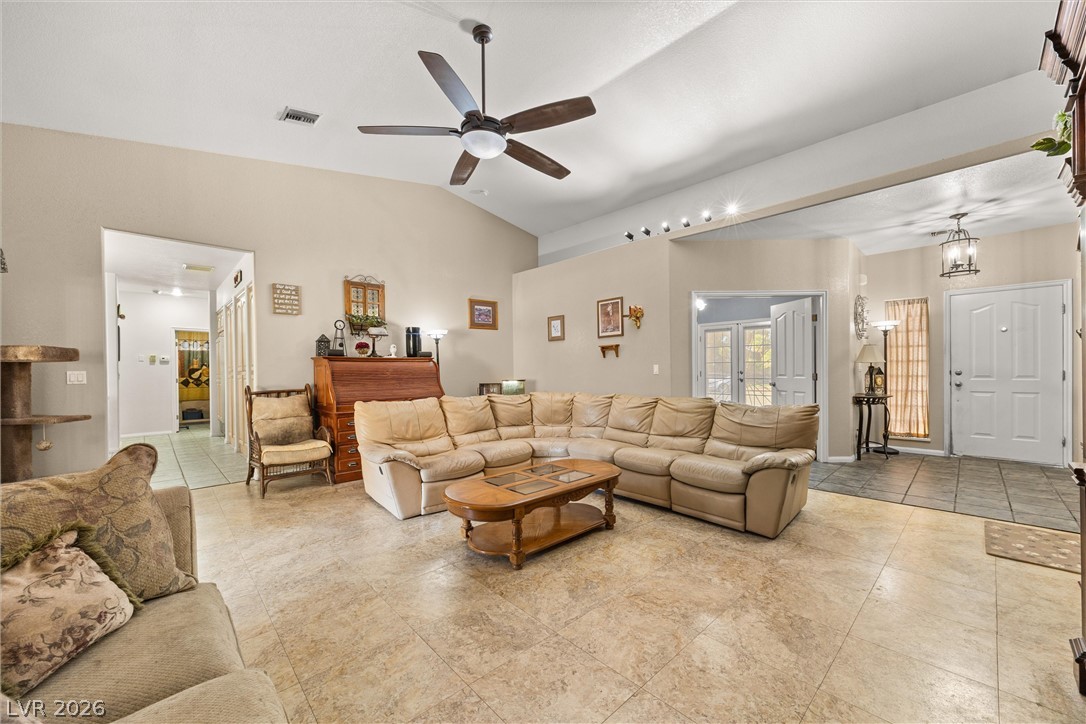 Photo 7 of 51, 211 W Highland Drive