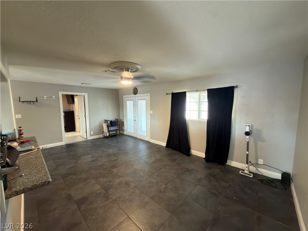 Photo 4 of 1025 Villa Circle