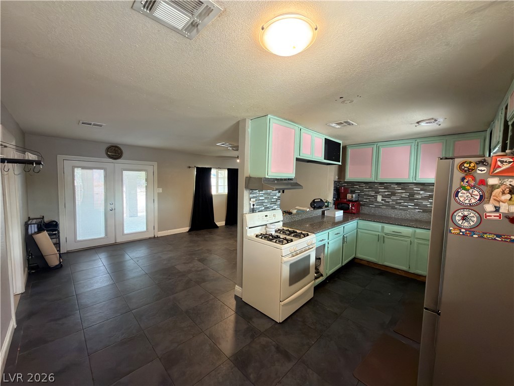 Photo 5 of 1025 Villa Circle