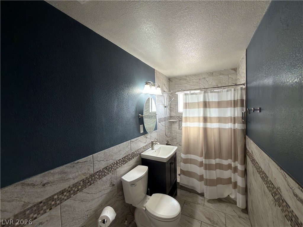 Photo 11 of 22, 1025 Villa Circle