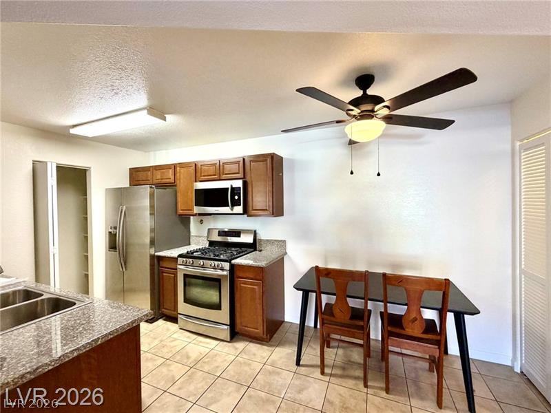 Photo 8 of 34, 2120 Ramrod Avenue #2313