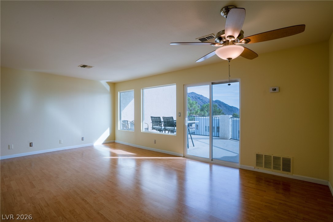 Photo 17 of 37, 687 Marina Drive #32