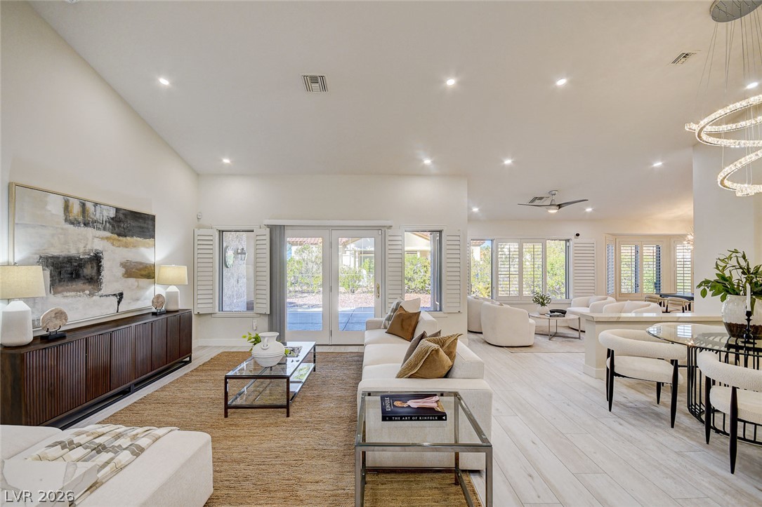 Photo 4 of 10044 Woodhouse Drive