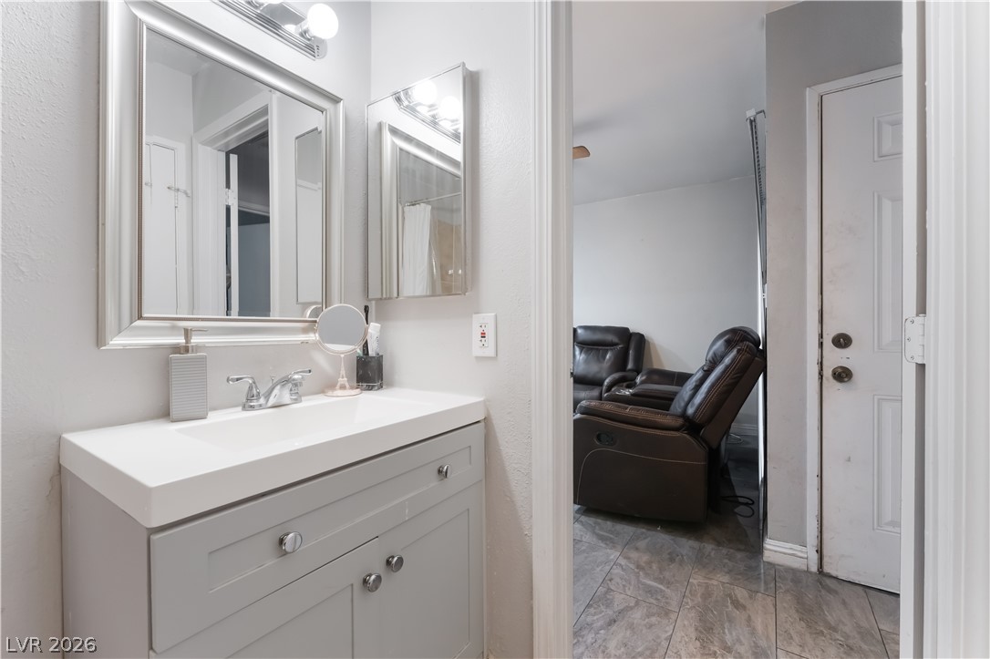 Photo 24 of 30, 413 N Lamb Boulevard #C