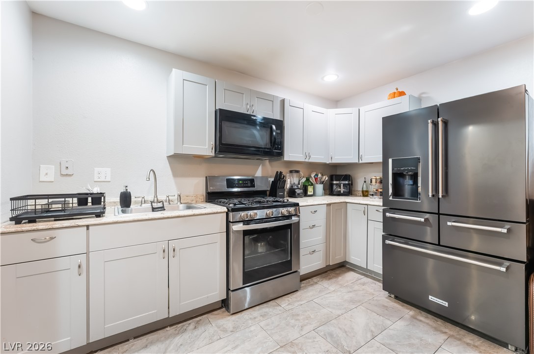 Photo 15 of 30, 413 N Lamb Boulevard #C