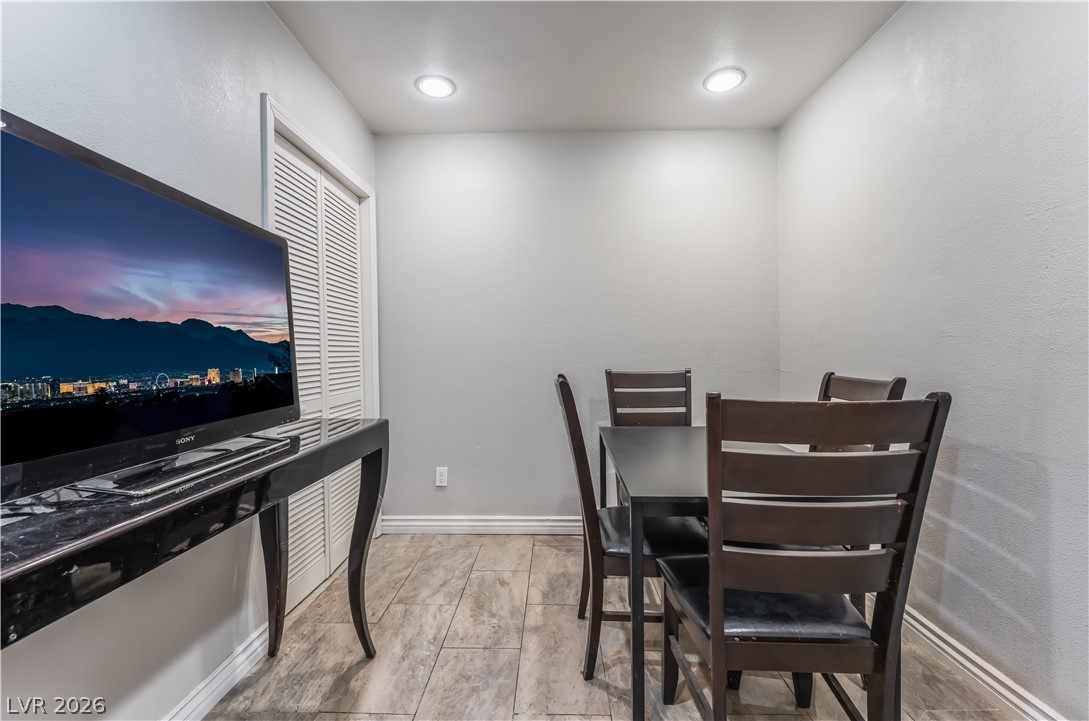 Photo 18 of 30, 413 N Lamb Boulevard #C
