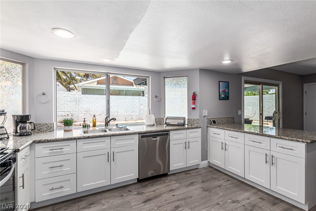 Photo 8 of 29, 3158 Brockington Drive