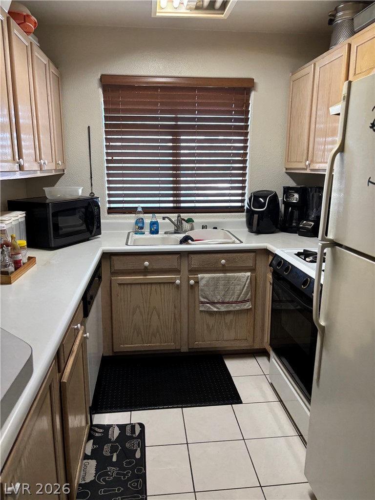 Photo 7 of 23, 4320 W LakeMead Boulevard #202