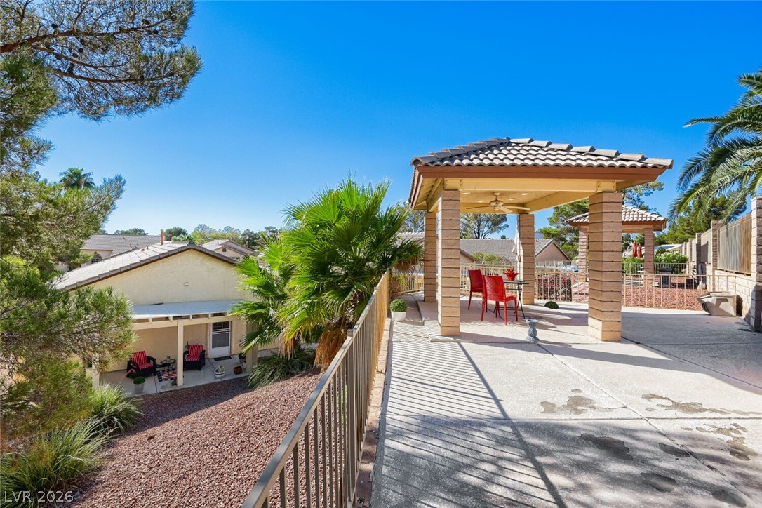 Photo 32 of 55, 4920 Winterset Drive
