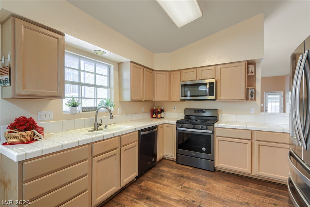 Photo 9 of 55, 4920 Winterset Drive
