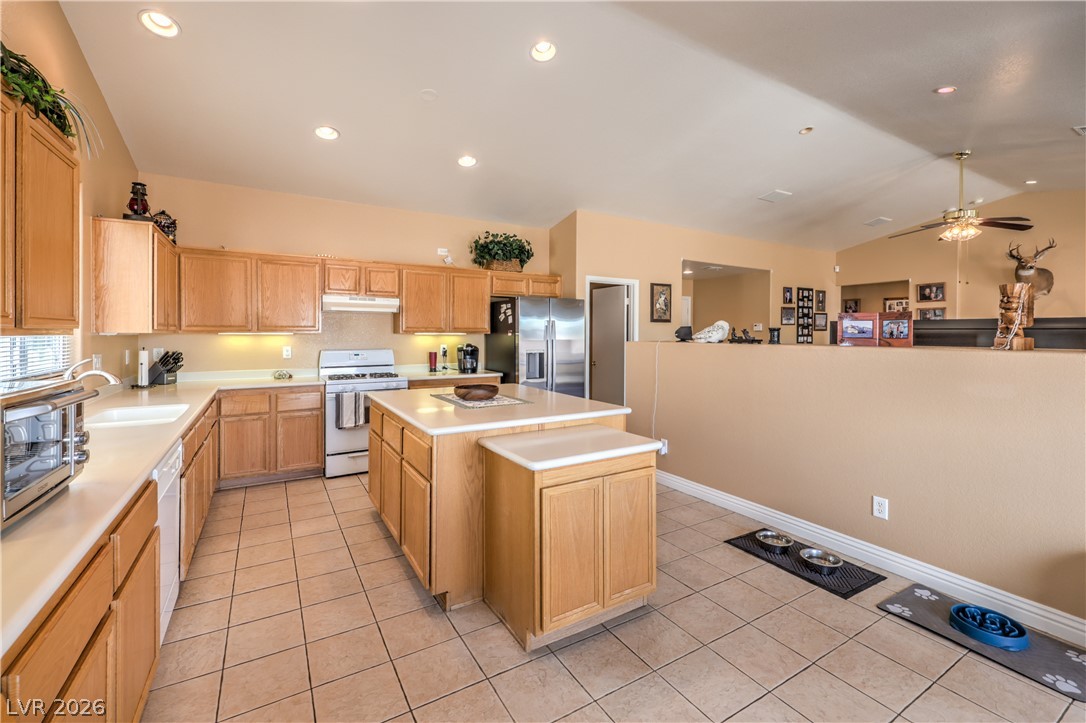 Photo 10 of 27, 2710 Port Lewis Avenue