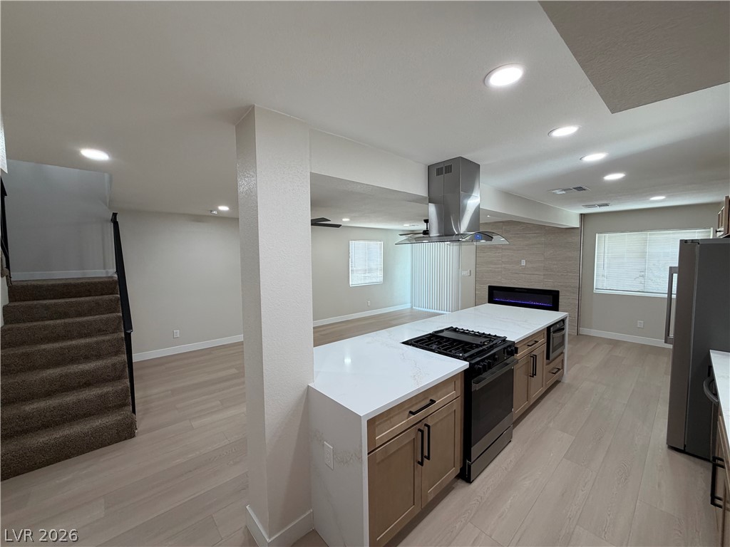 Photo 5 of 500 Grimsby Avenue