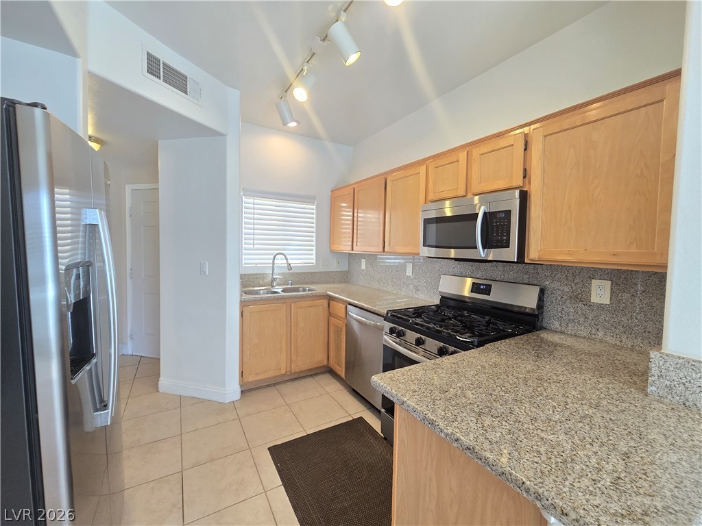 Photo 6 of 30, 8501 W University Avenue #2074