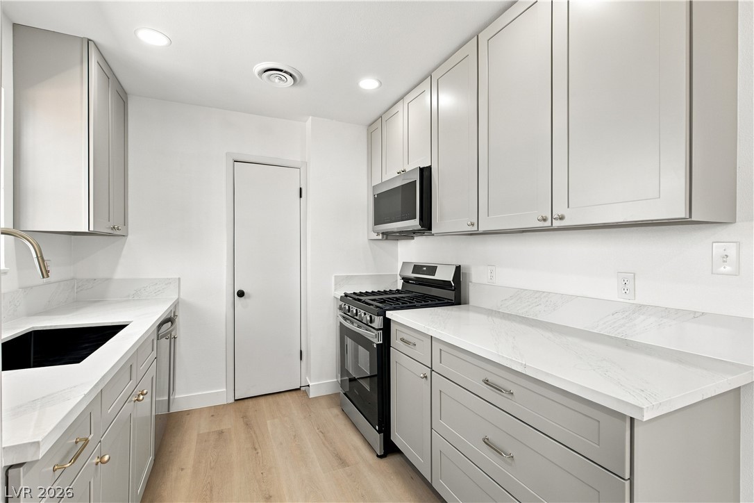 Photo 7 of 22, 1208 Sandy Cove Street