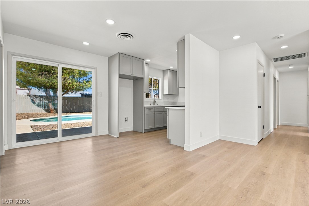 Photo 8 of 22, 1208 Sandy Cove Street