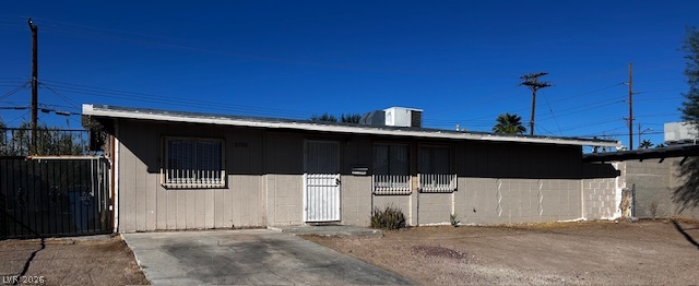 Photo 3 of 3708 Perliter Avenue
