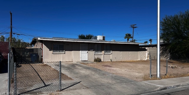 Photo 4 of 3708 Perliter Avenue