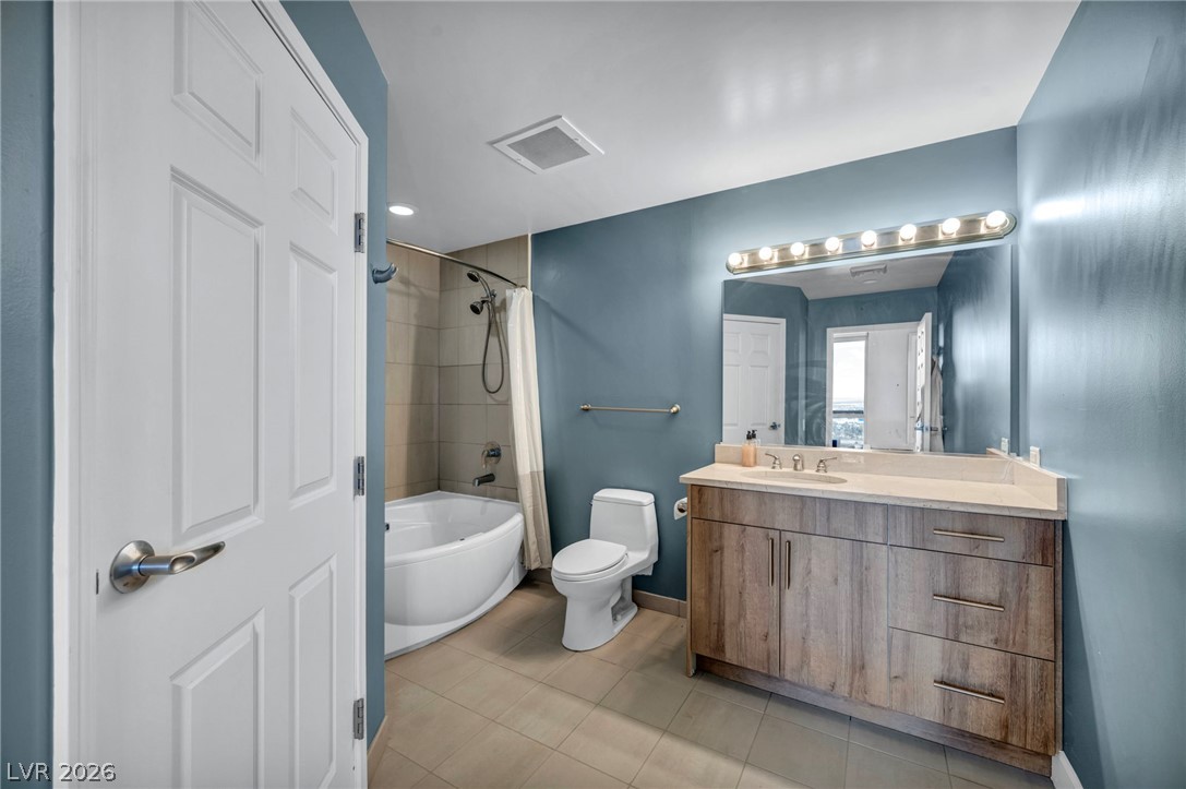 Photo 18 of 66, 200 W Sahara Avenue #2709