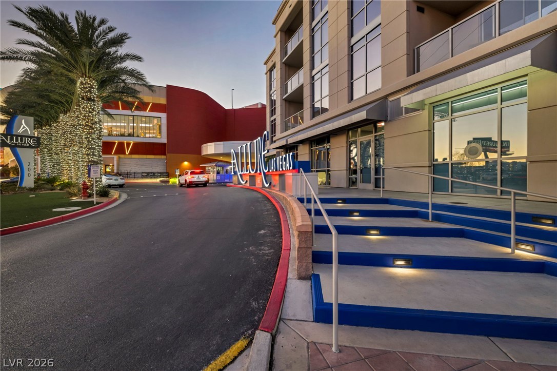 Photo 36 of 66, 200 W Sahara Avenue #2709