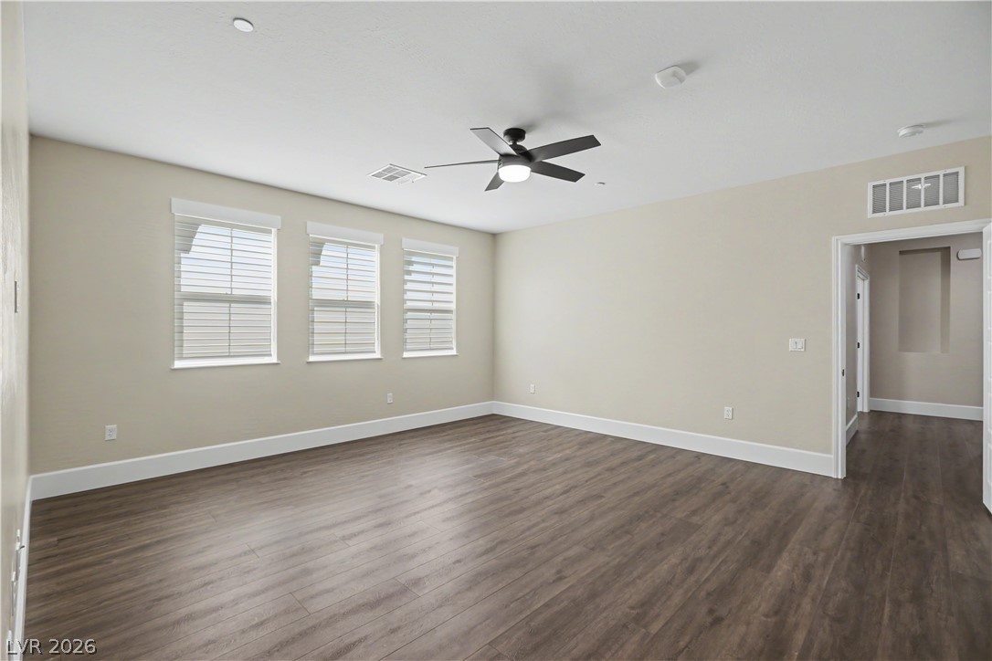 Photo 15 of 52, 2555 Hampton Road #11210