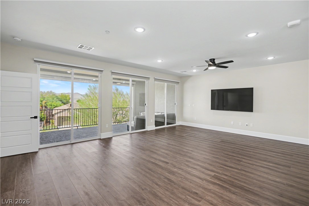 Photo 31 of 52, 2555 Hampton Road #11210