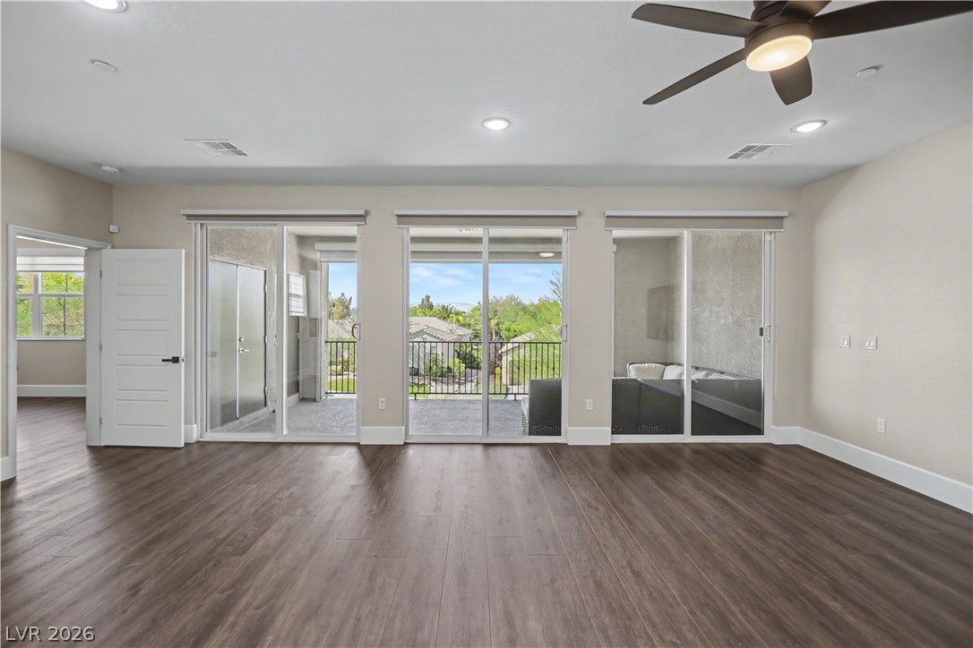 Photo 33 of 52, 2555 Hampton Road #11210