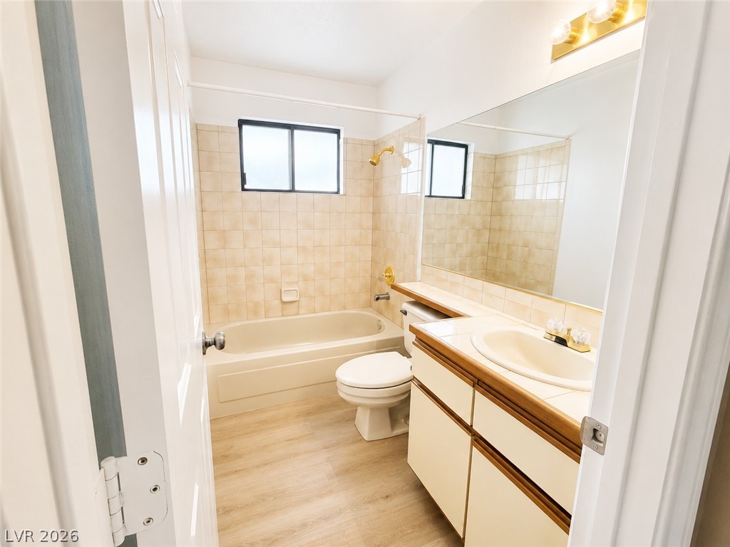 Photo 13 of 20, 1417 Santa Margarita Street #G