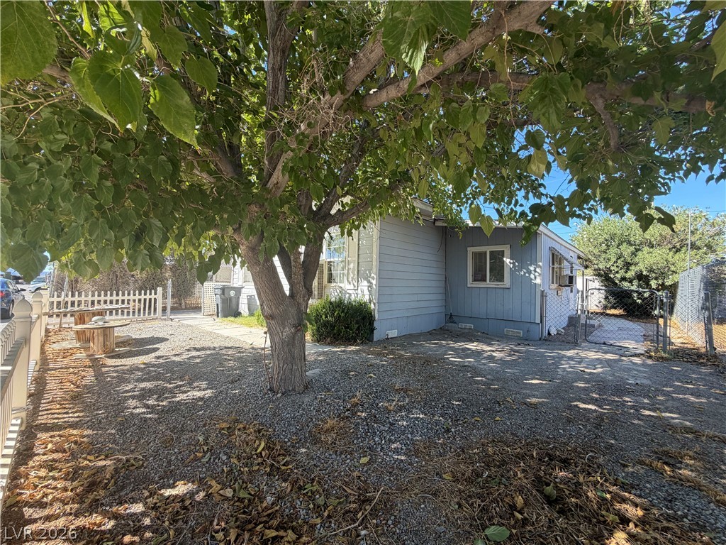 Photo 3 of 260 Ellendale Street