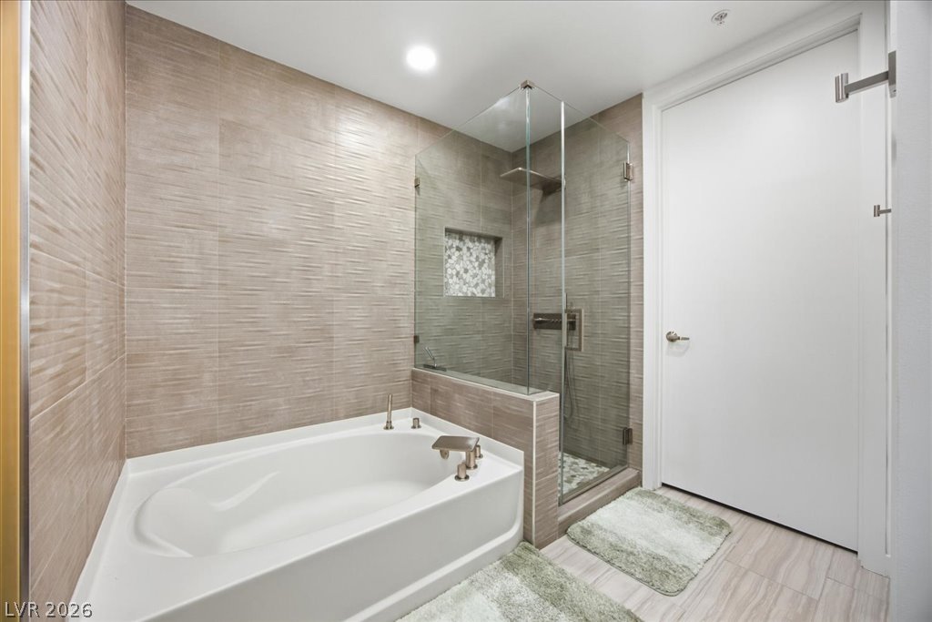 Photo 18 of 29, 353 E Bonneville Avenue #121